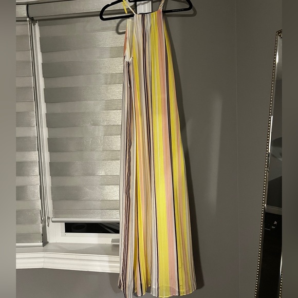 Long malty colored flowy dress - Picture 1 of 2